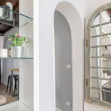 Plum Guide - Twig Apartment Rome